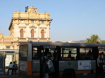 ジェノバ・ブリニョーレ駅